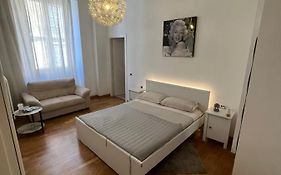Dreams rental lecco central station